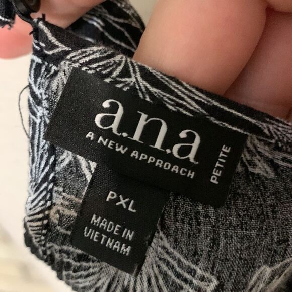 3for$20 blouse pxl - Picture 3 of 4